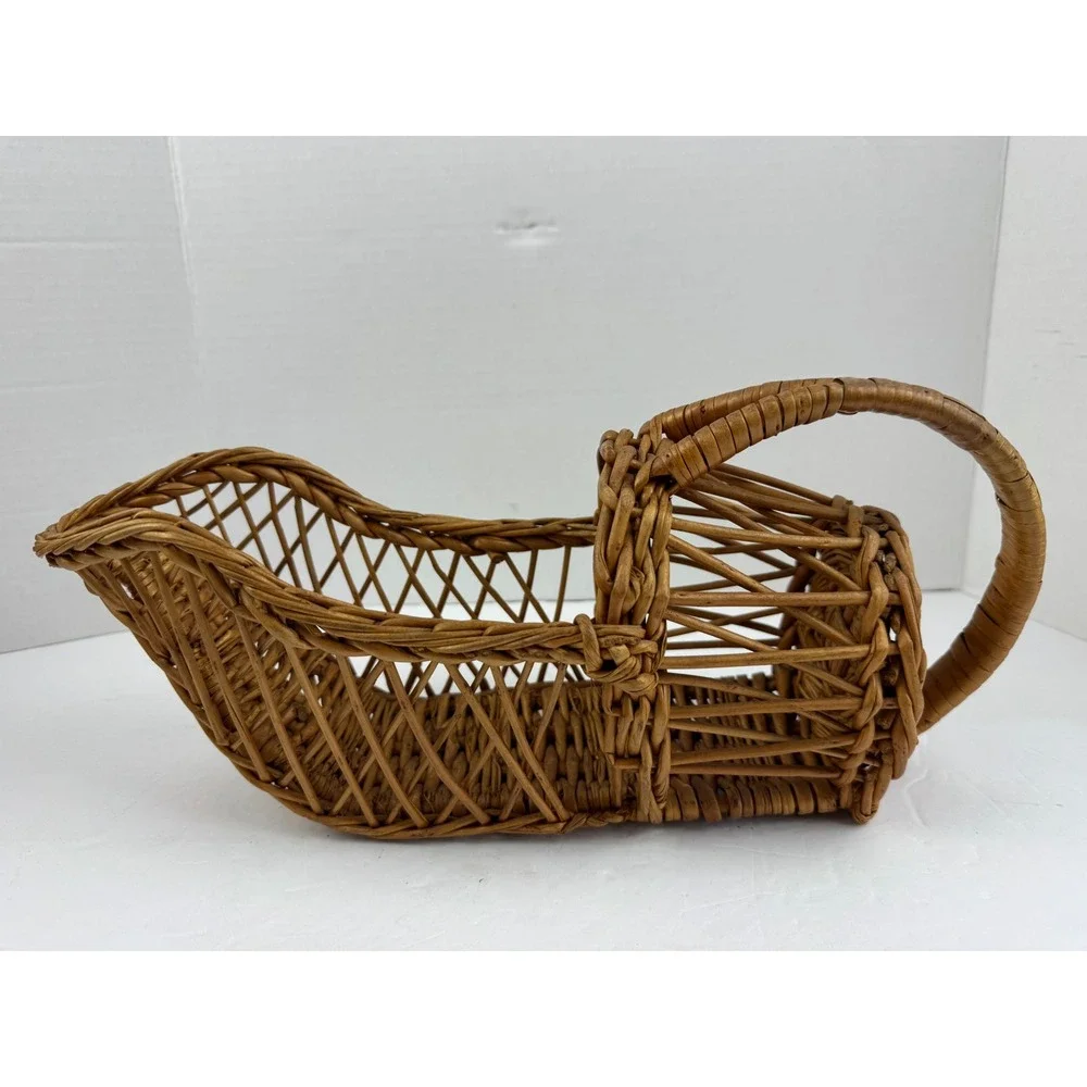 Vintage Woven Wicker Wine Bottle Cradle Rattan Pourer Basket Rustic Home Decor